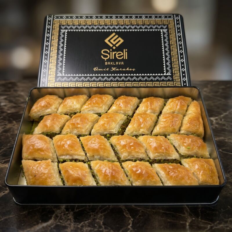 Premium Metal Kutu Fıstıklı Baklava – fotoğraf 2