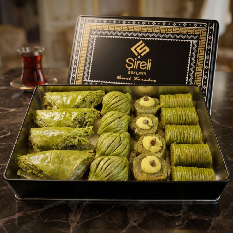 Premium Metal Kutu Yoğun Fıstıklı Karışık – fotoğraf 3